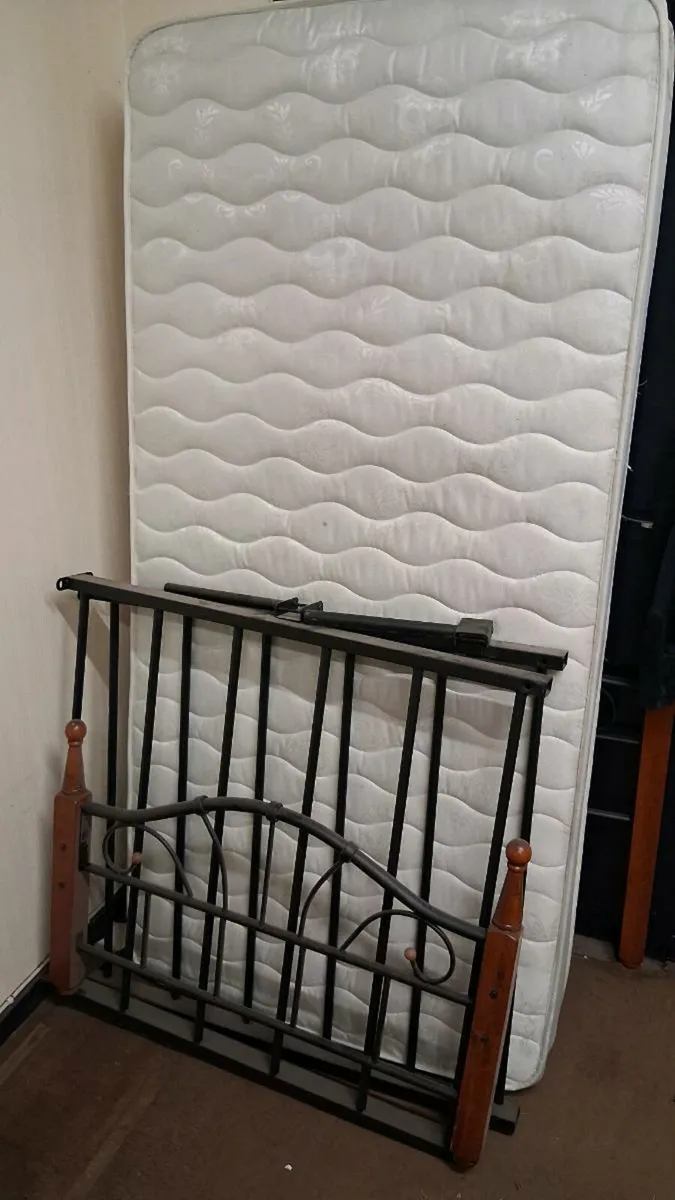 3ft Bed and mattress