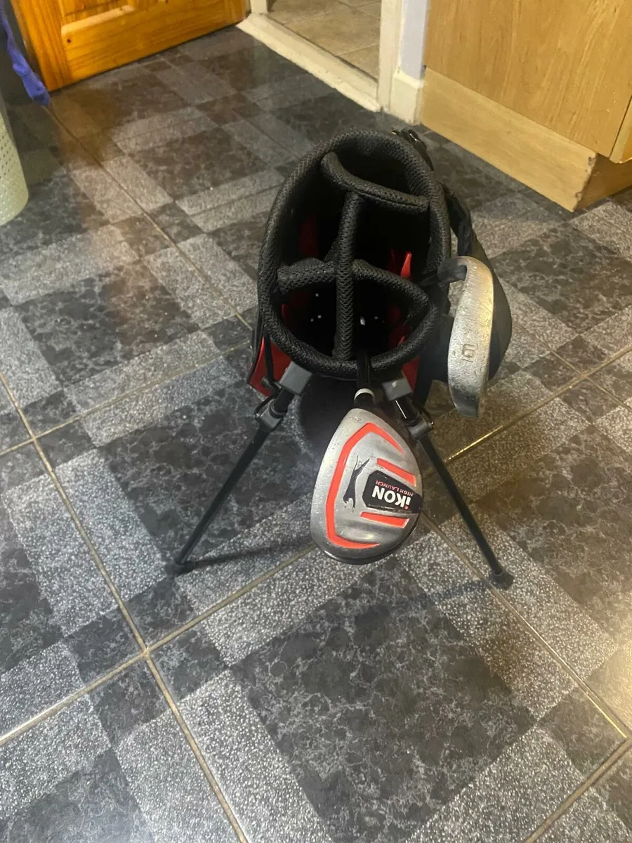 Kids golf clubs and bag - Image 1