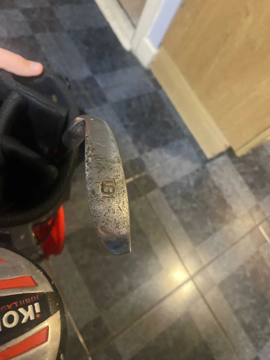 Kids golf clubs and bag - Image 3