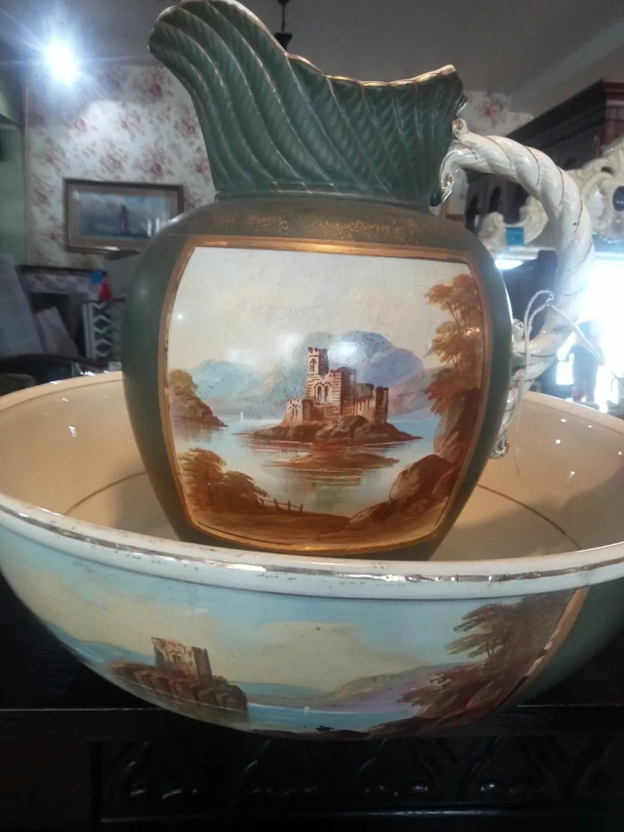 A LARGE HOUSE CLEARANCE...ANTIQUES. - Image 1