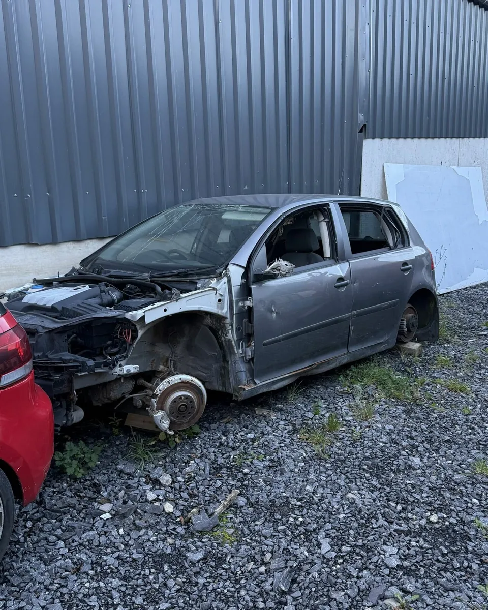 Volkswagen golf 1.9TDI for parts - Image 2