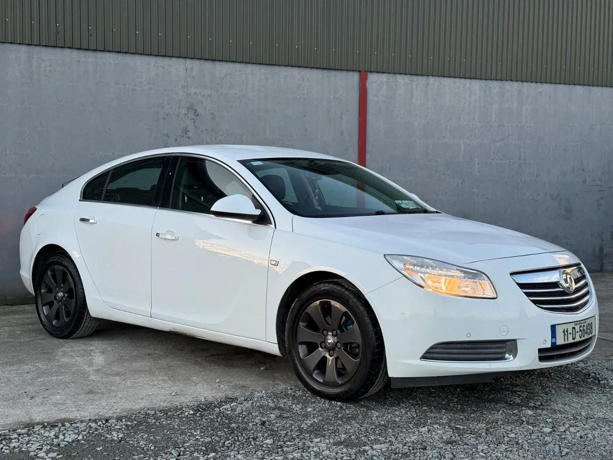 Vauxhall Insignia 2011 - Image 2