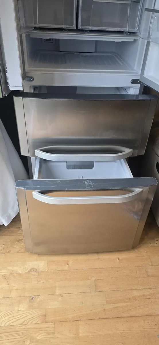 Hotpoint Fridge Freezer - Image 4