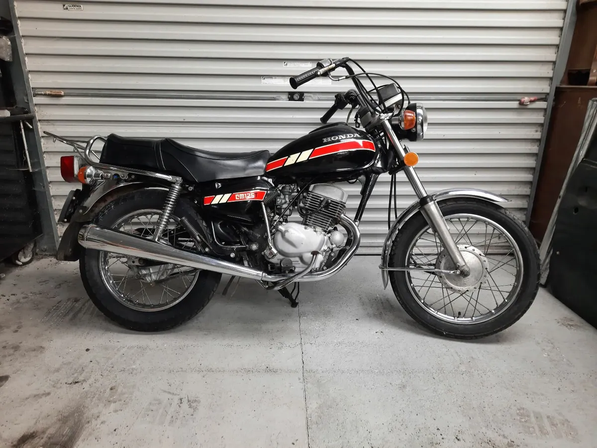 HONDA  125 TWIN 1981 - Image 1