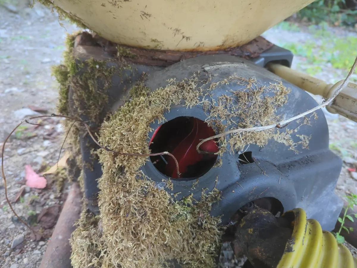 Fertiliser Spreader - Image 4