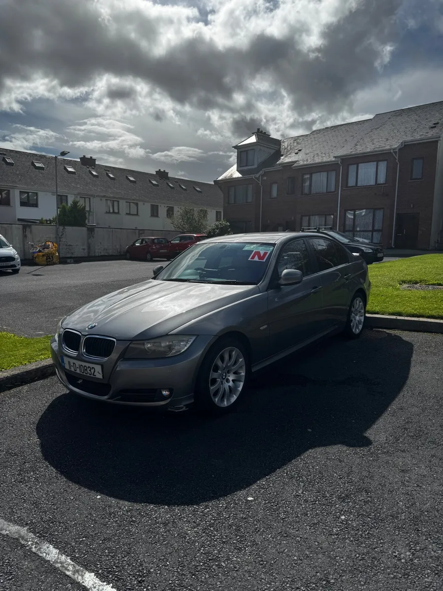 BMW 3-Series 2011 - Image 1