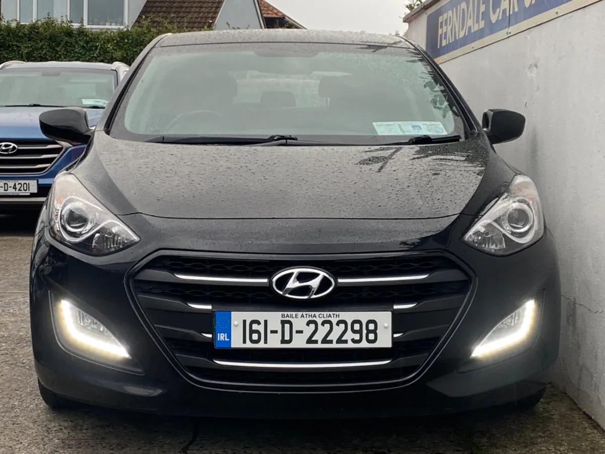Hyundai i30 Full service history low kms - Image 2