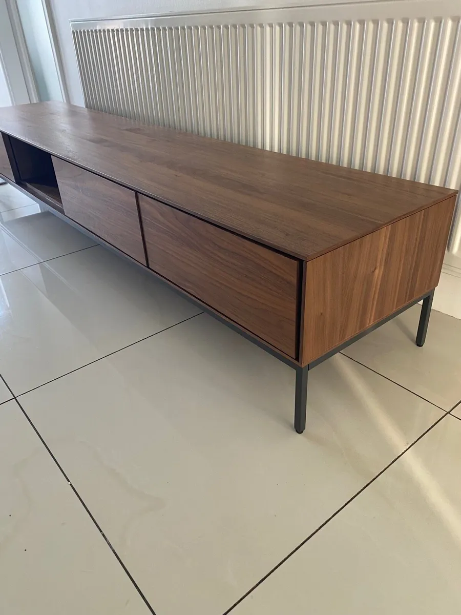 Kave home vedrana tv unit brand new - Image 4