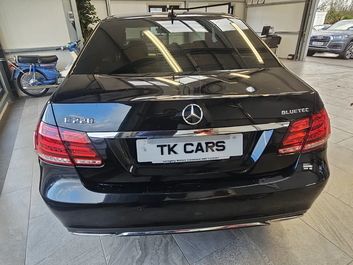 15 MERCEDES-BENZ E-CLASS 220 - Image 4
