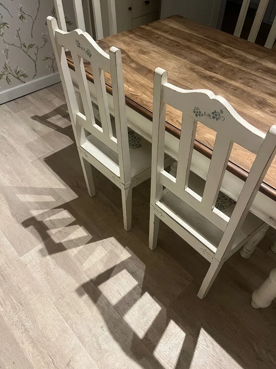 Kitchen Table and chairs - Image 2