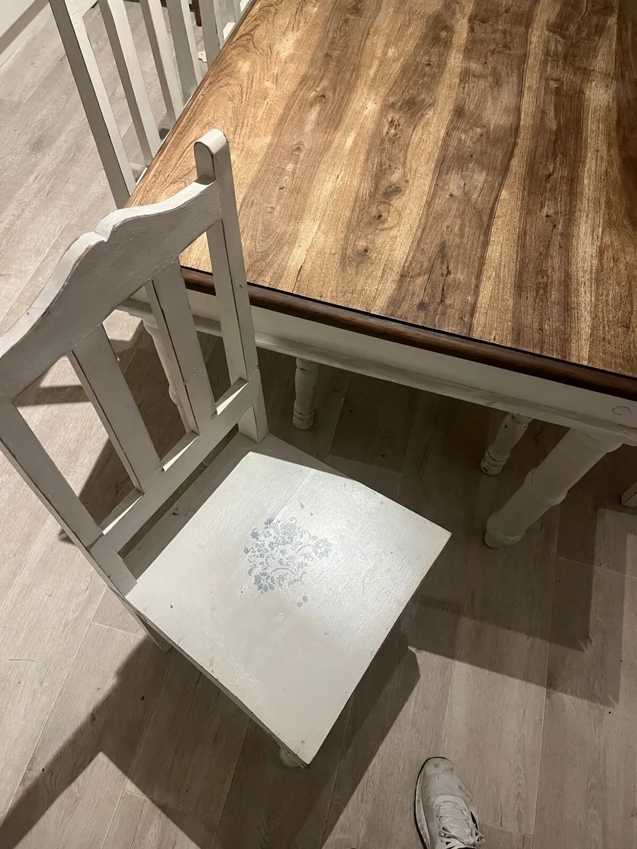 Kitchen Table and chairs - Image 4