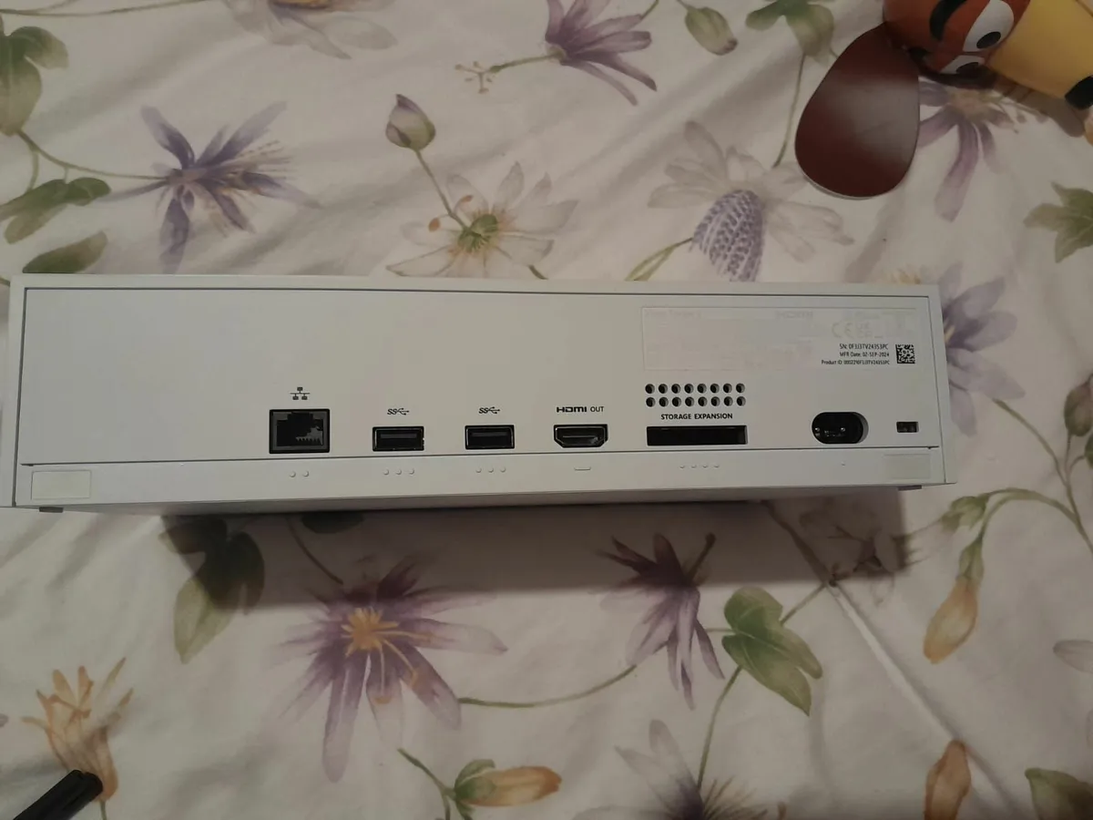 Microsoft Xbox Series S - Image 4