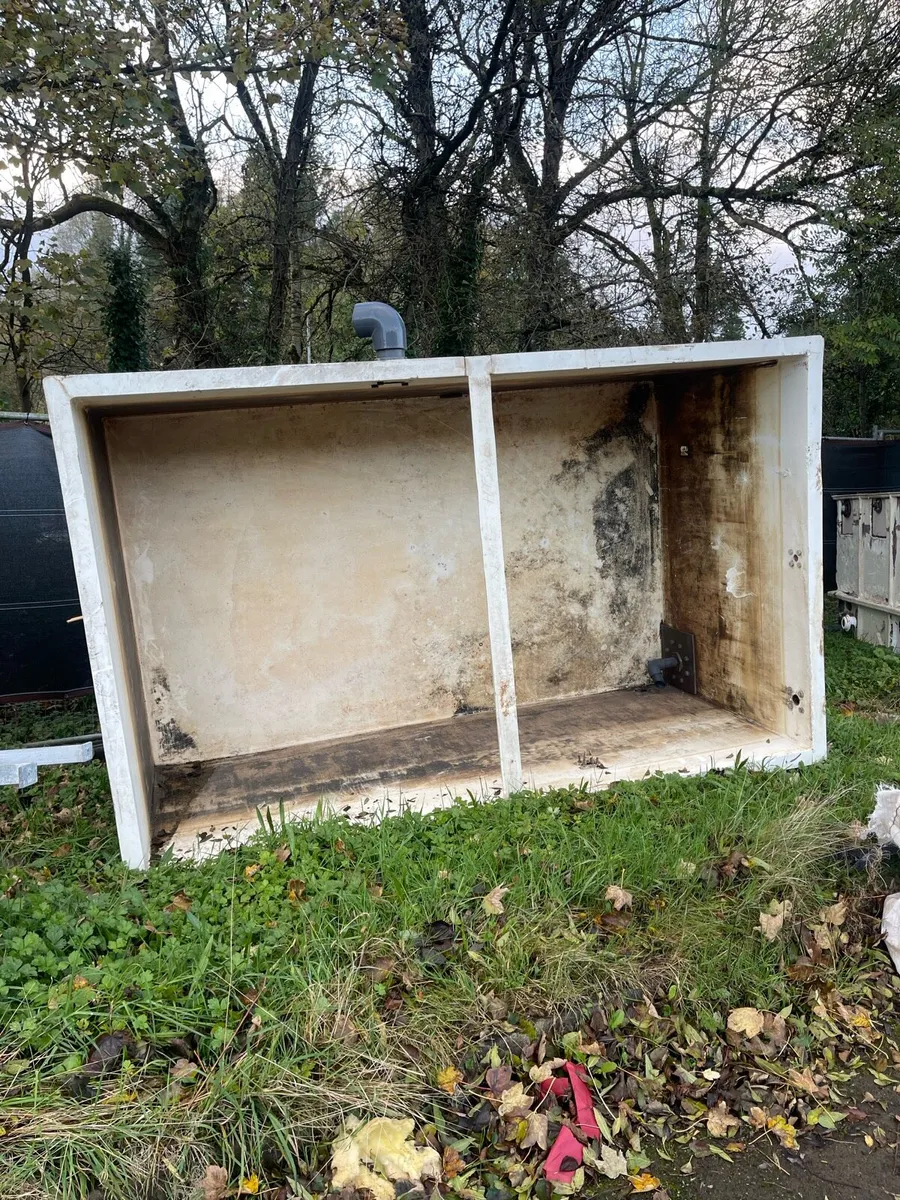 Water tanks - Image 1