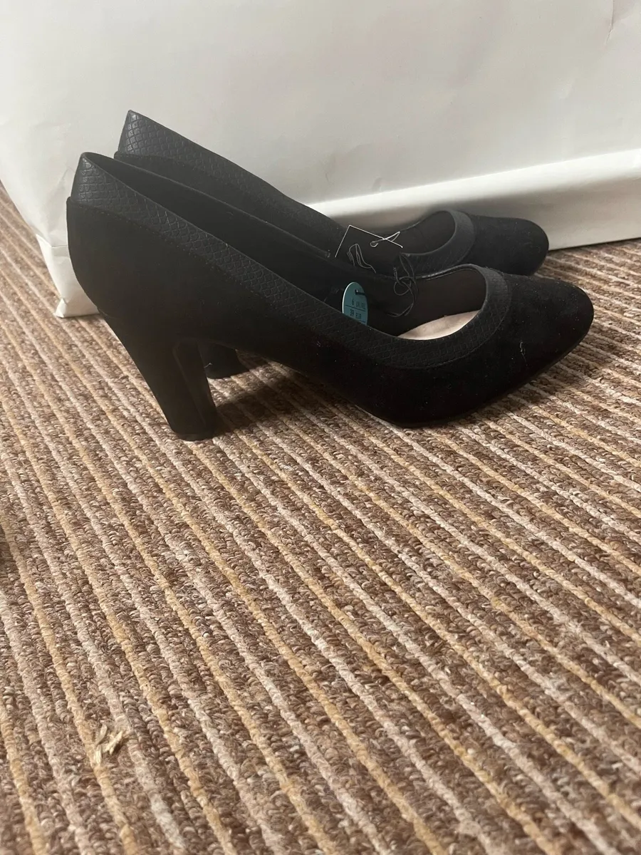 Shoes for sale - Image 3