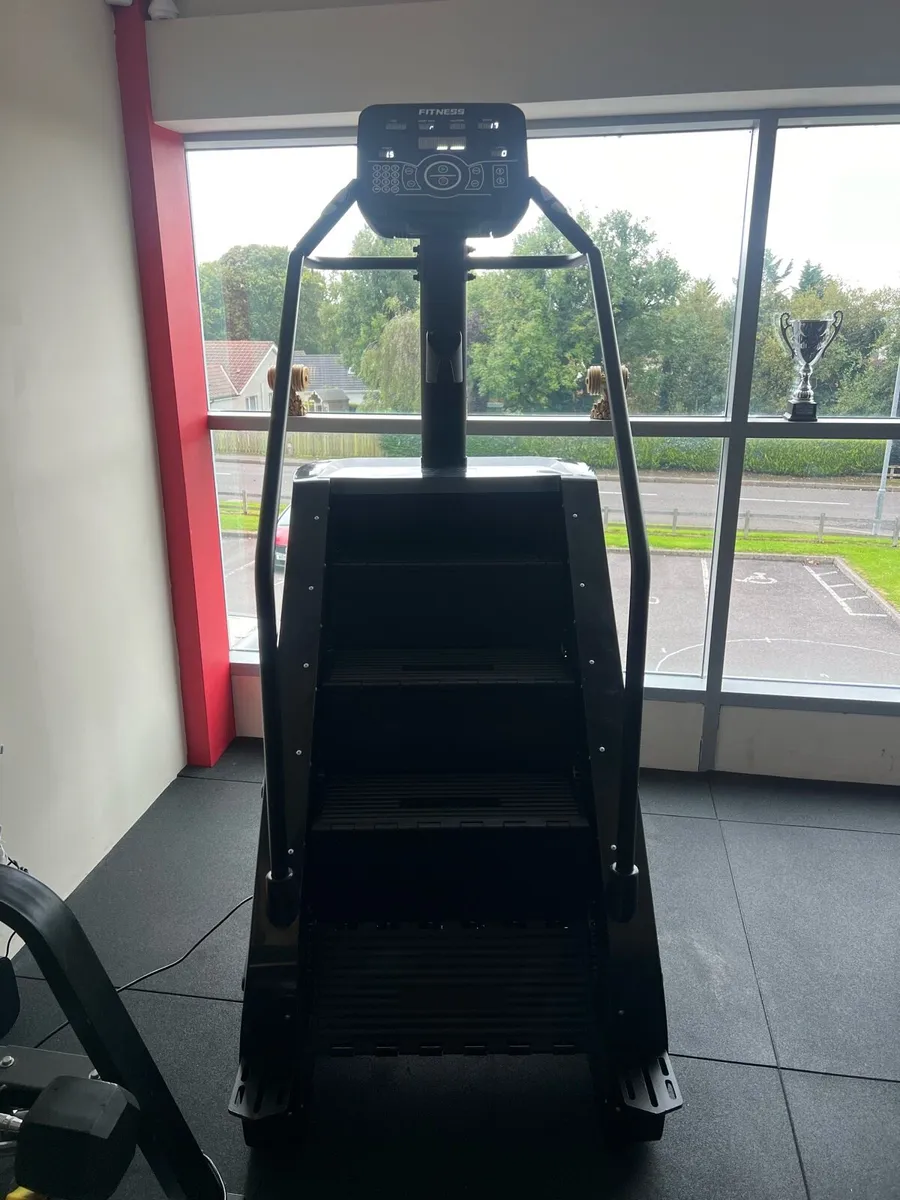 Stair Climbing Machine Commercial (new in box) - Image 3