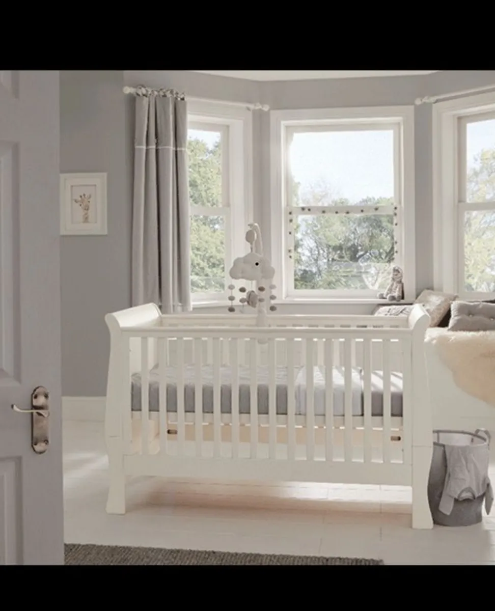 Mamas and papas Mia cot bed - Image 1