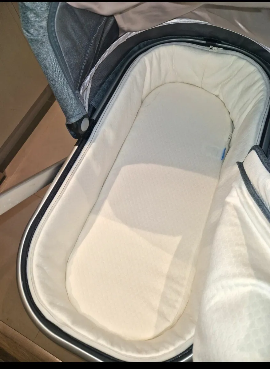MUST SEE. Uppababy Vista full set IMMACULTE - Image 2