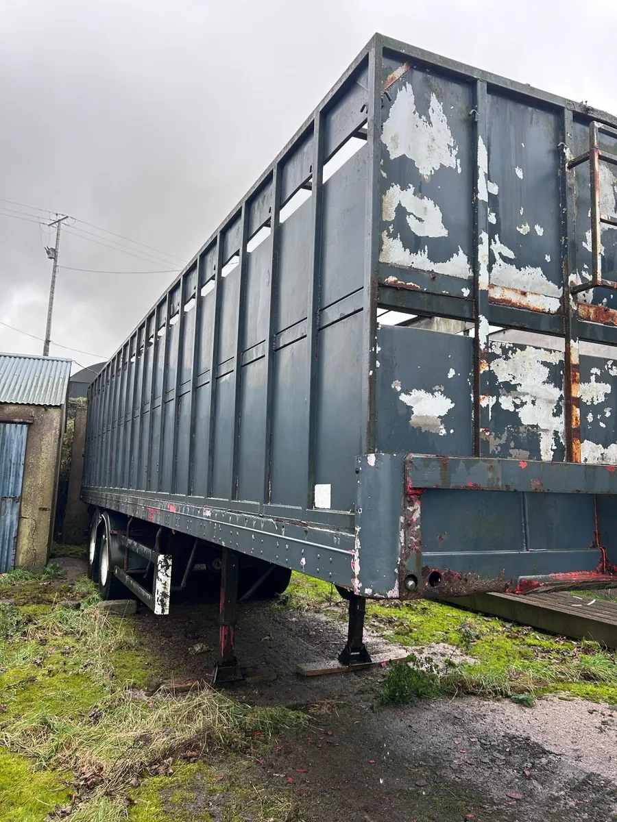 Cattle trailer - Image 1