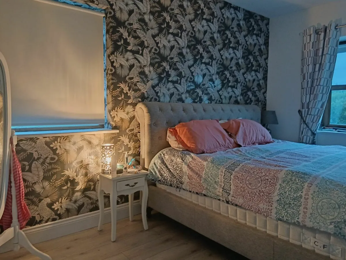 Bedside lockers x 2 - Image 2