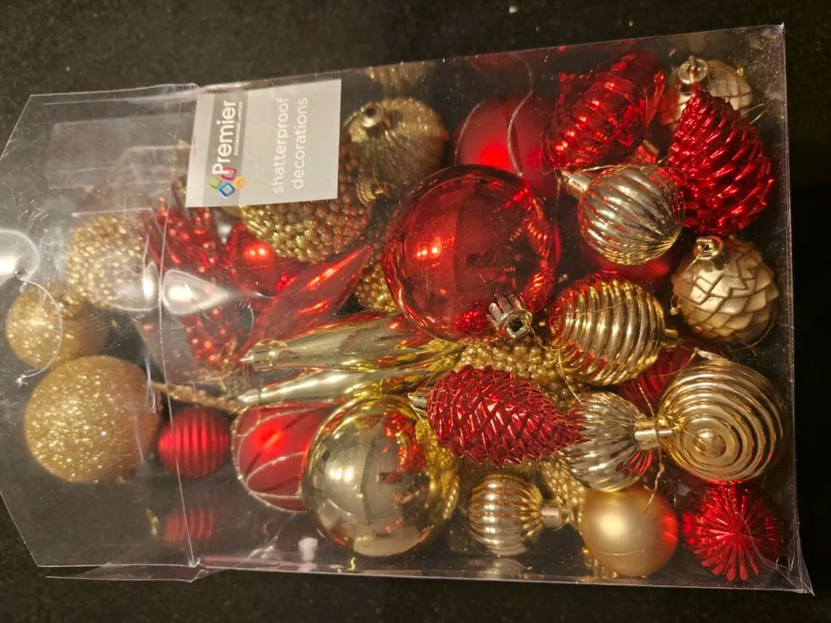 Christmas decorations - Image 1