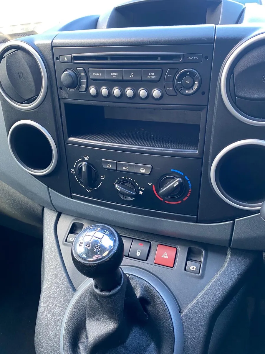 Muiltispace wheelchair car New Nct & Service - Image 3