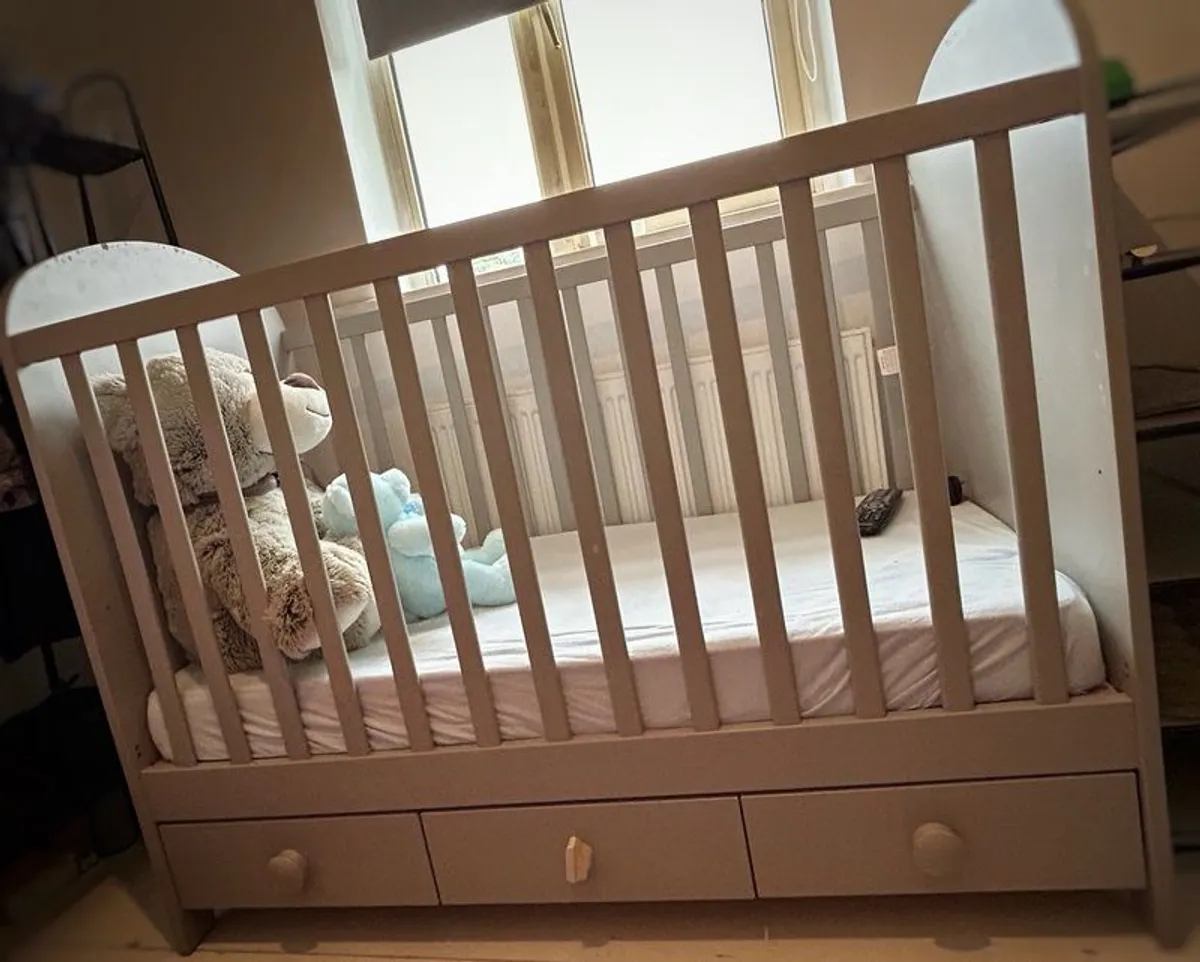 Toddler cot - Image 1