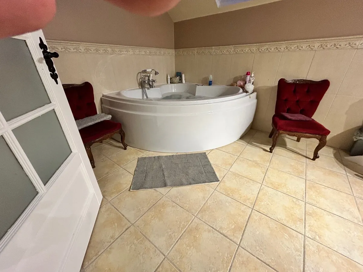 Jacuzzi (Hot Tub) - Image 1