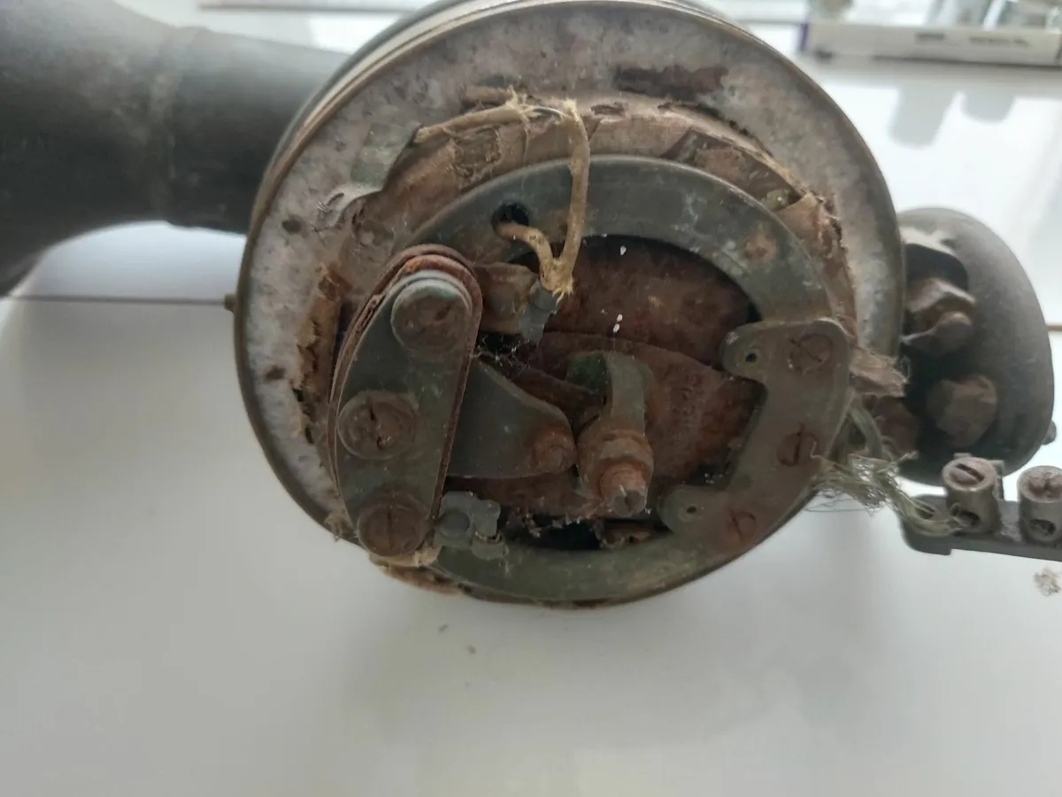 1920s 1930s Robert Bosch Trumpet horn- Delivery - Image 2