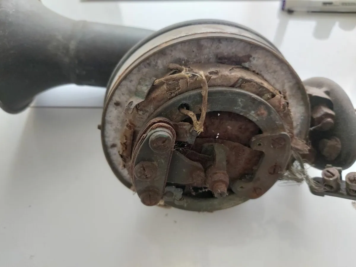 1920s 1930s Robert Bosch Trumpet horn- Delivery - Image 3