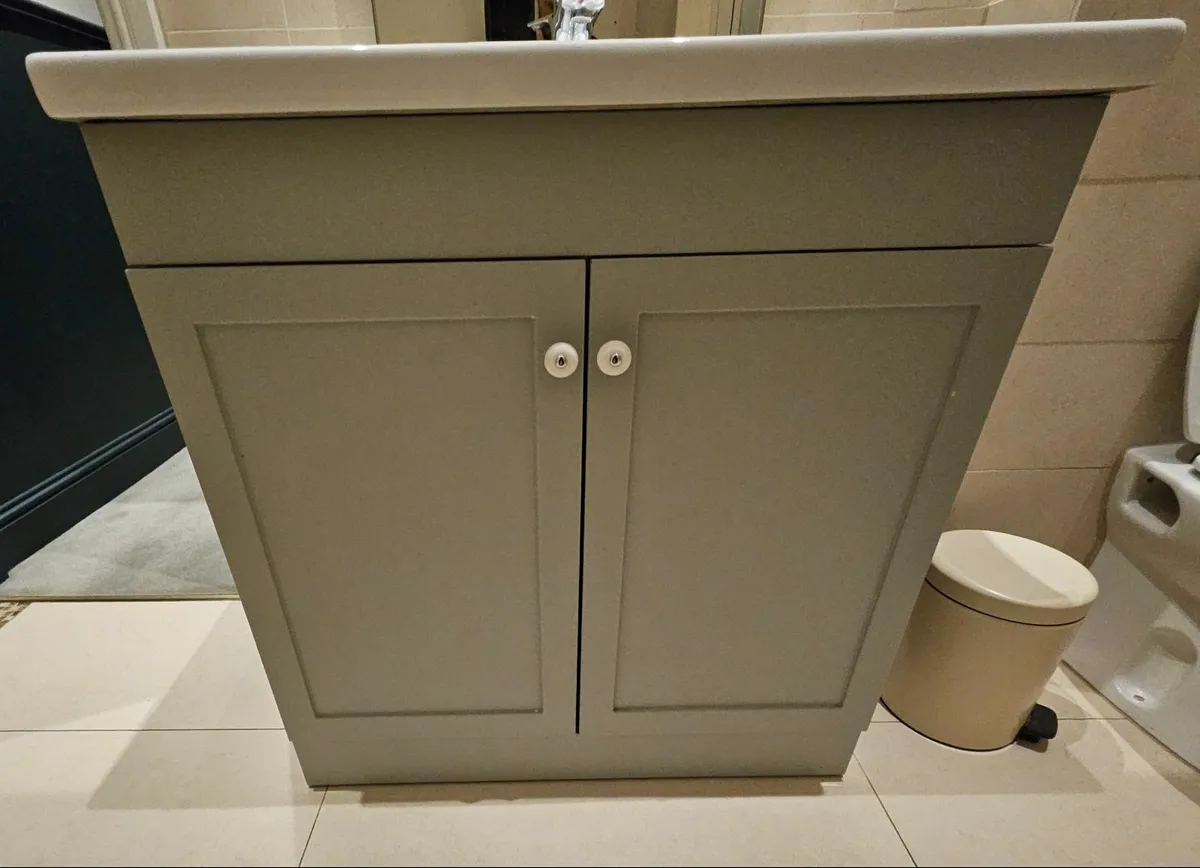 Custom built sink vanity unit - Image 2