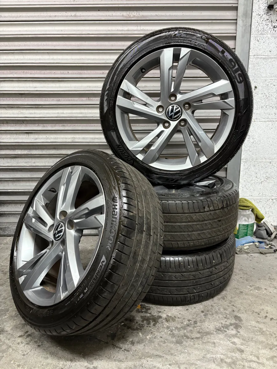 Volkswagen Golf R-Line Alloys 17” - Image 1