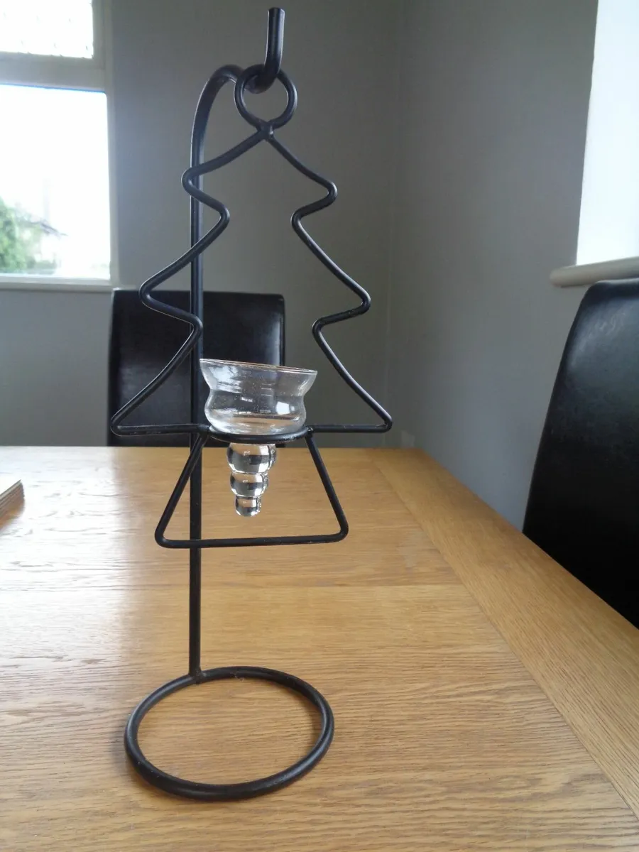 Wrought Iron Christmas Tree T-Light Holder - Image 1