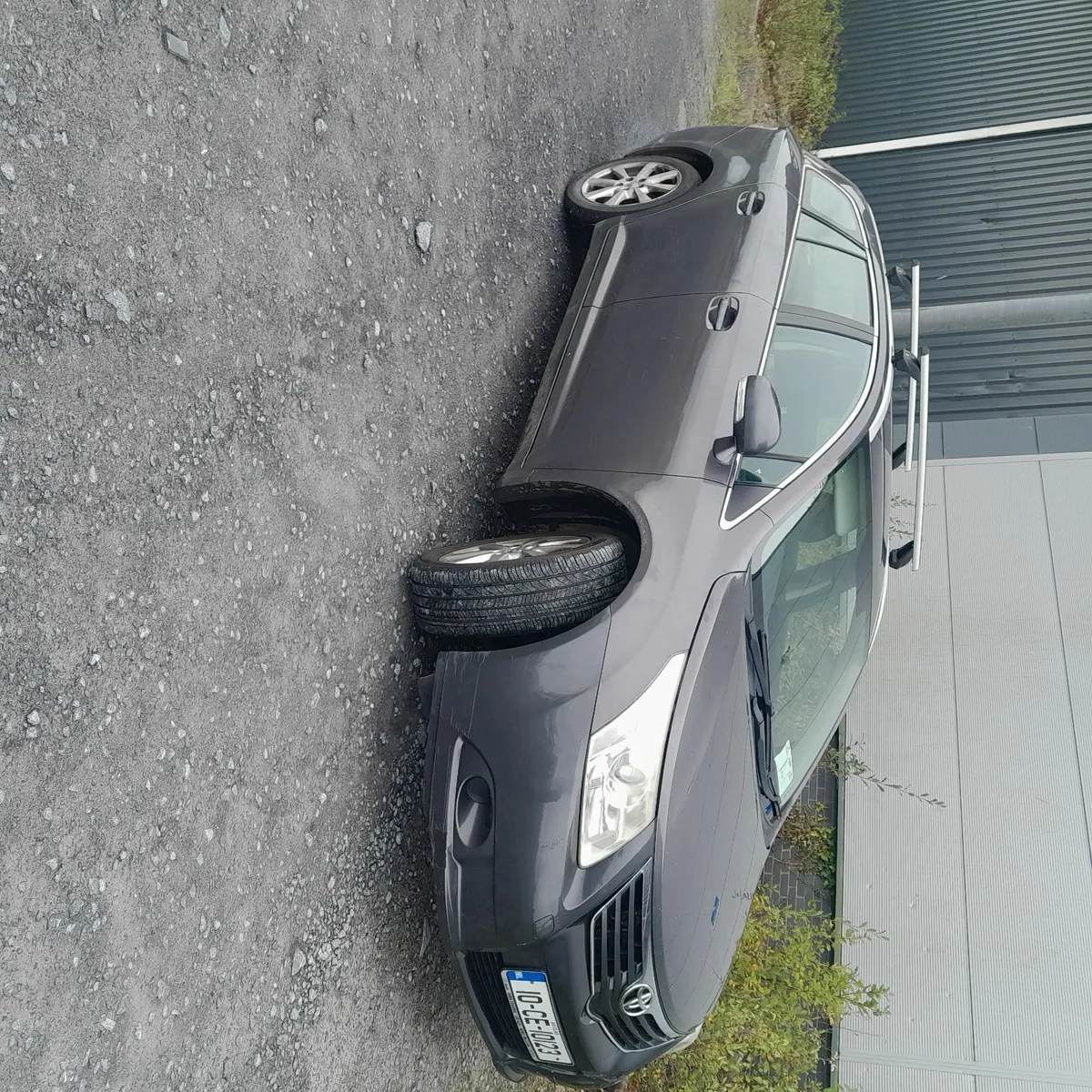 Toyota Avensis 2010 - Image 1