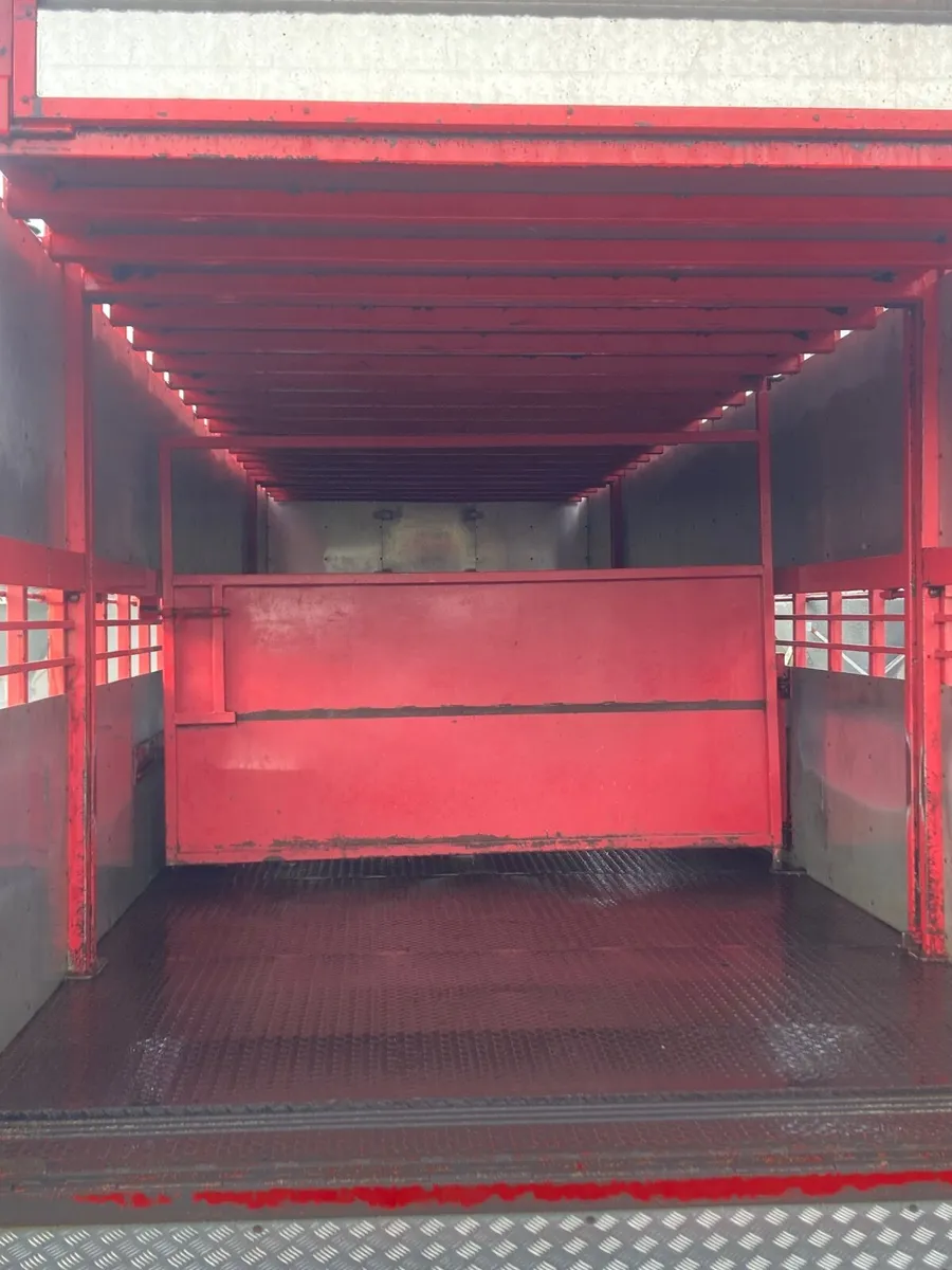 Livestock trailer - Image 2