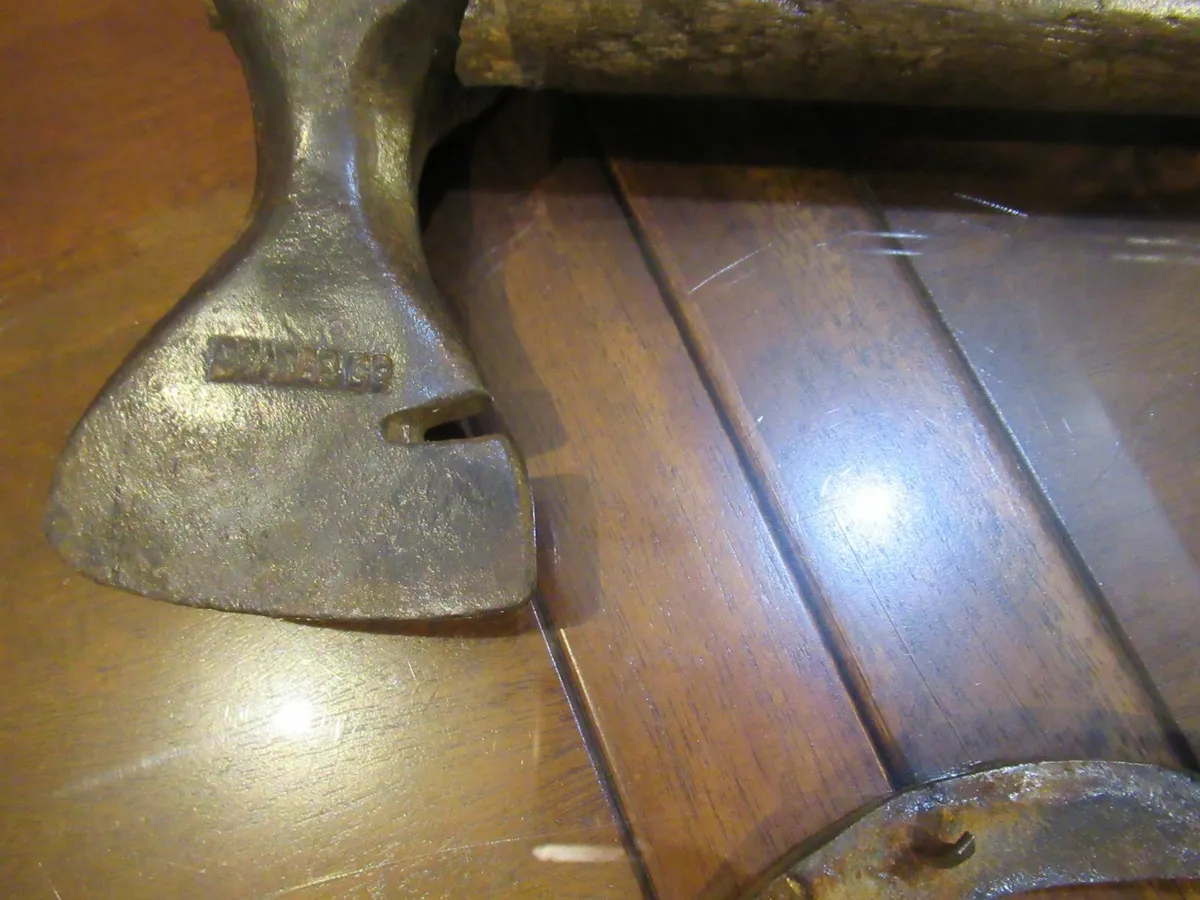 antiques vintage horse shoes tools cottage pub - Image 1