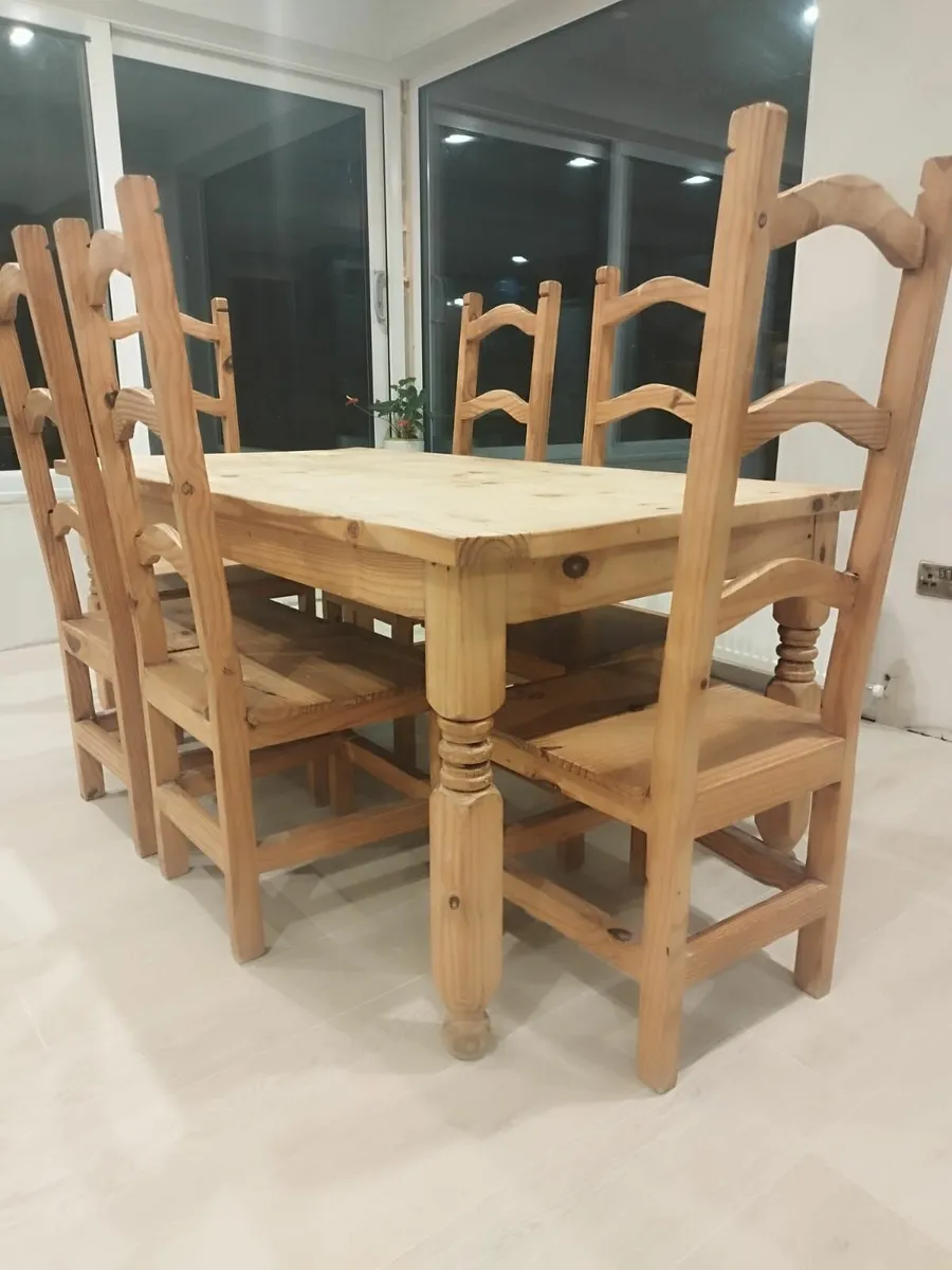 Dinning table and 6 chairs - Image 1