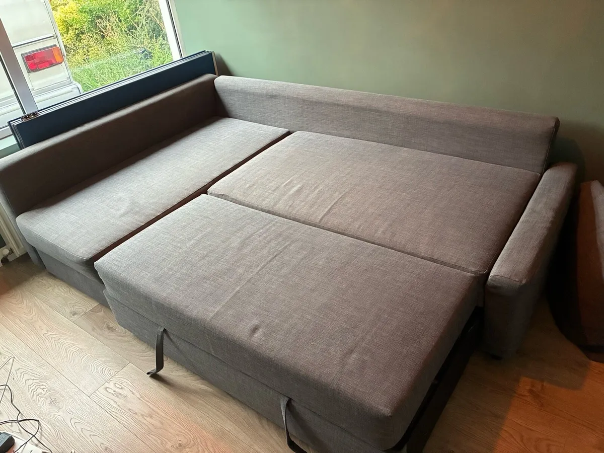 Couch Free to take away - Image 2