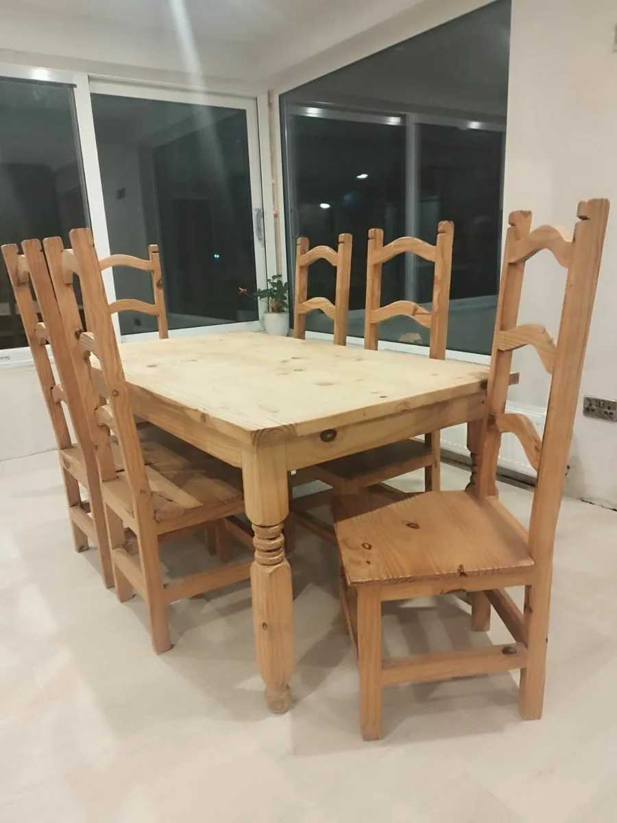 Dinning table and 6 chairs - Image 3