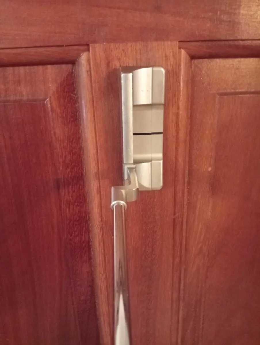 Scotty Cameron 35 inch SquareBack 2 As New - Image 2