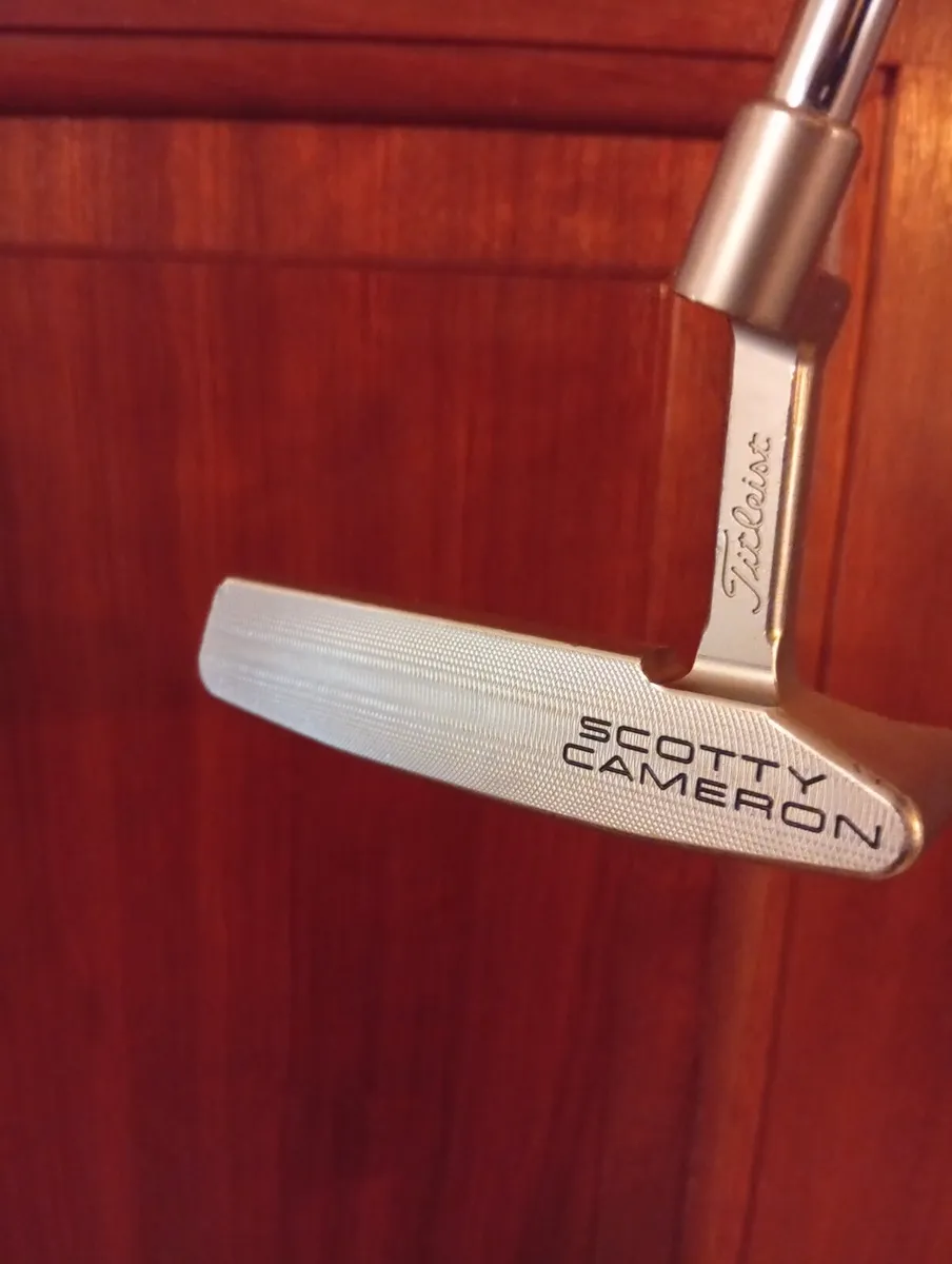 Scotty Cameron 35 inch SquareBack 2 As New - Image 3