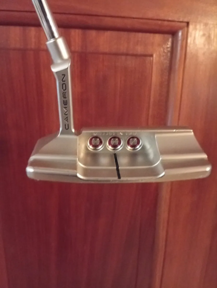 Scotty Cameron 35 inch SquareBack 2 As New - Image 4