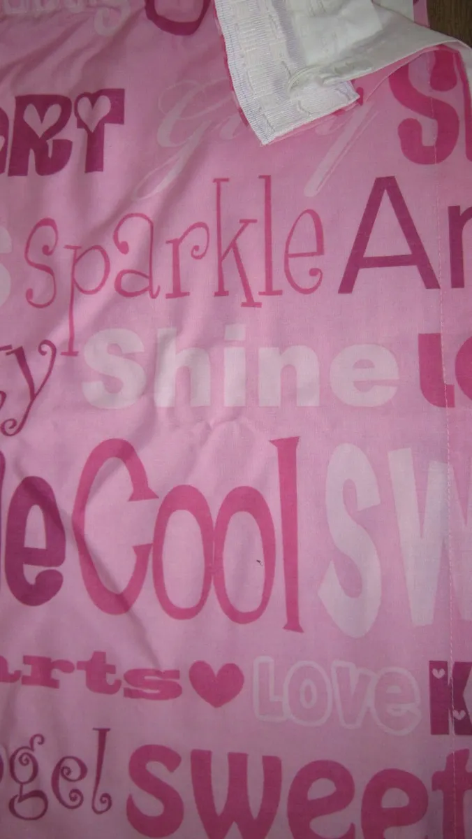 Curtains & Tie backs- pink - Image 3