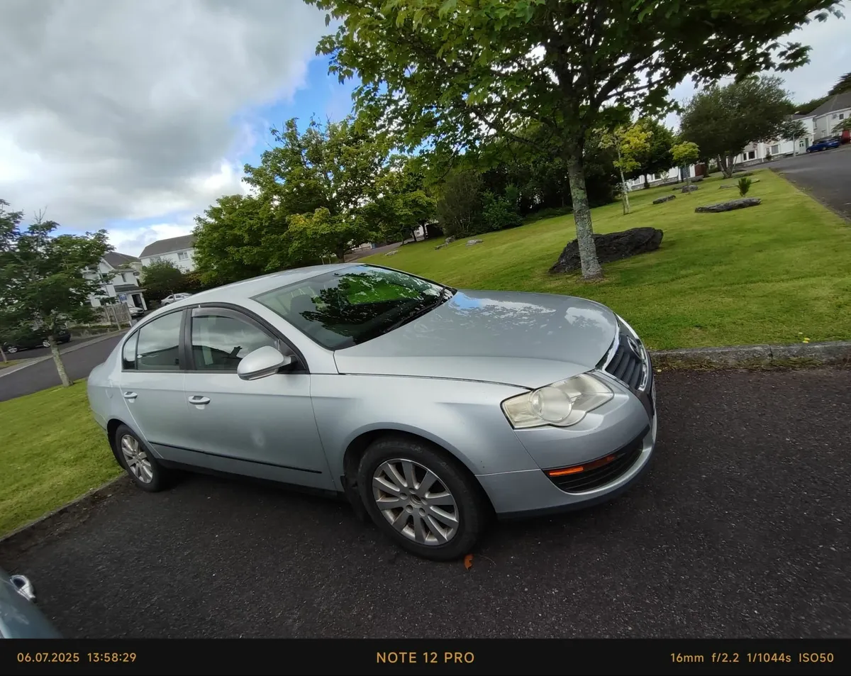 Volkswagen Passat 2008 - Image 2