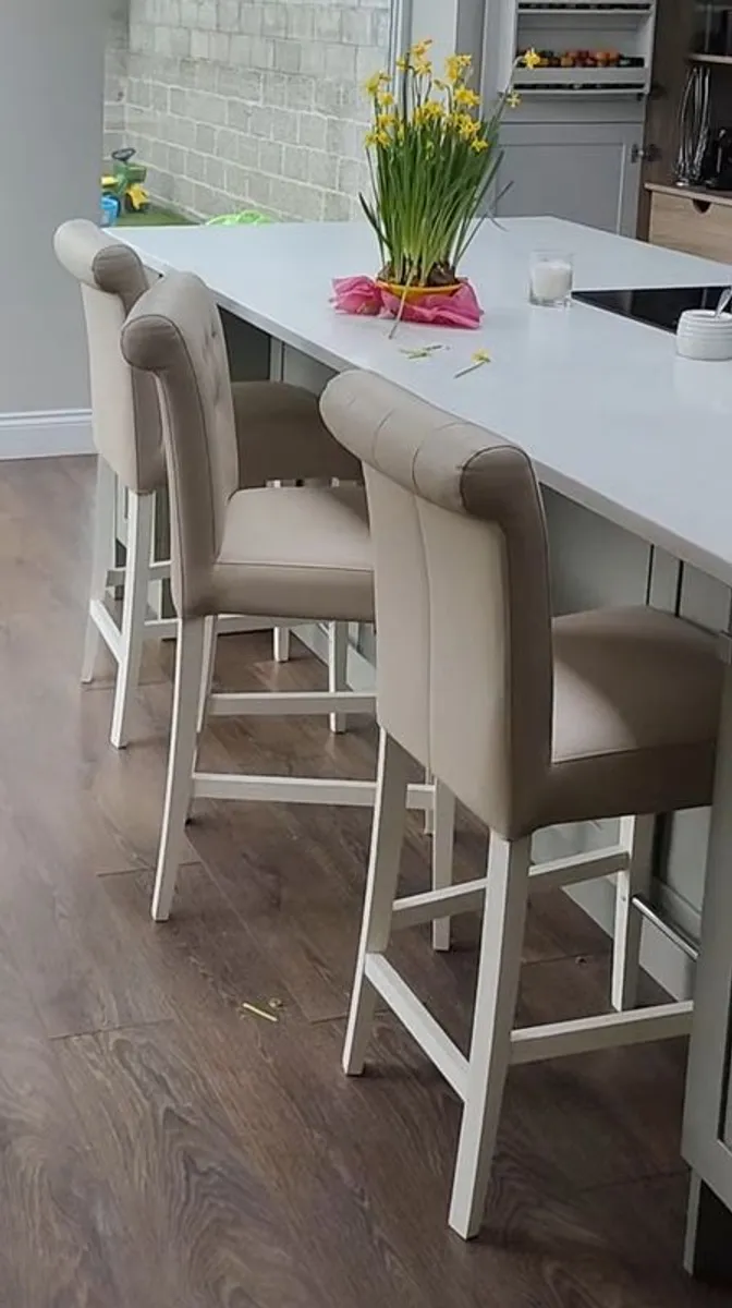 Island stools - Image 3