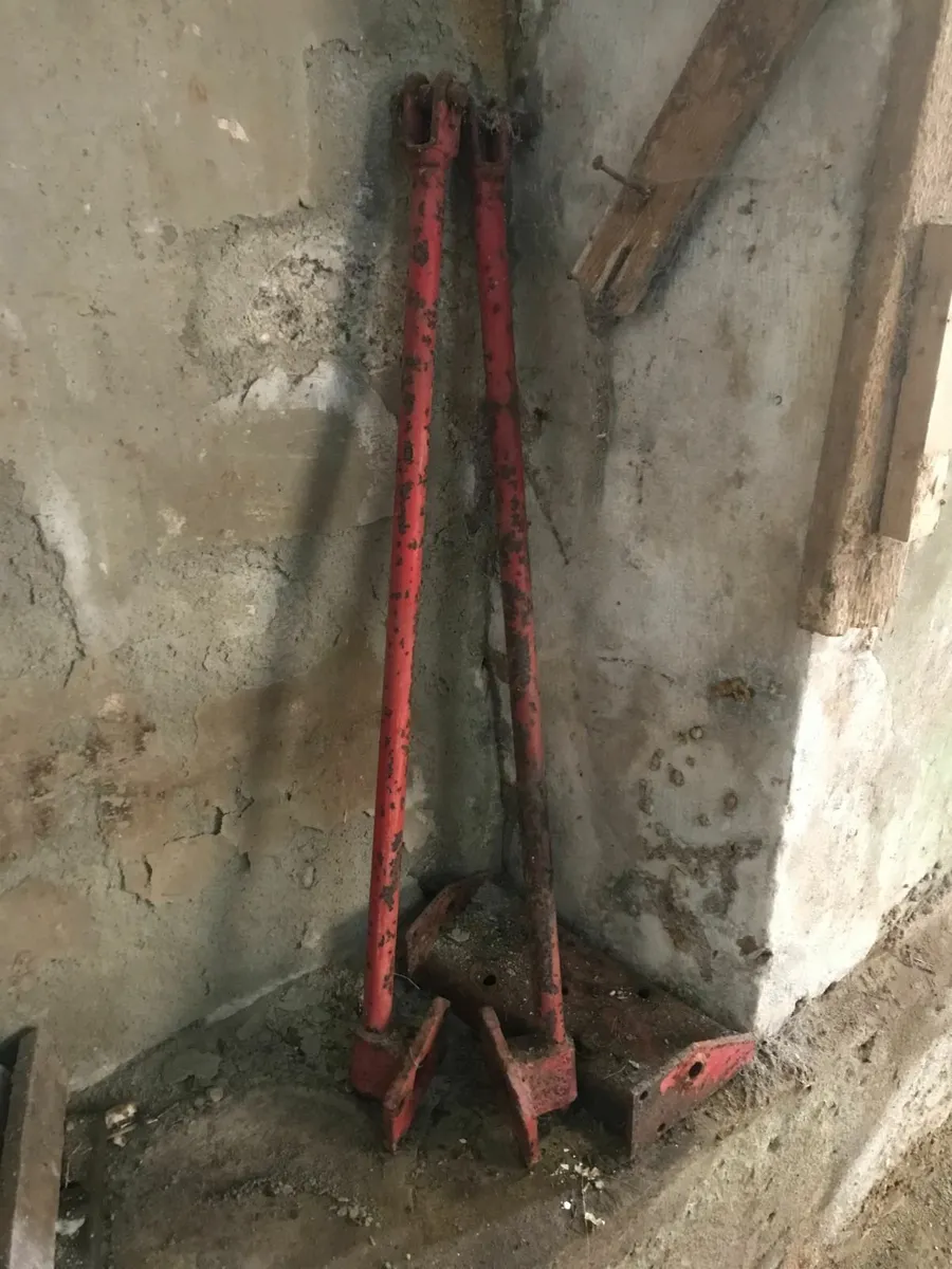 MF 35 loader - Image 2