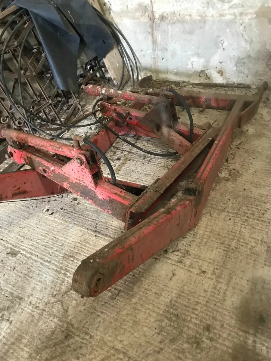 MF 35 loader - Image 1