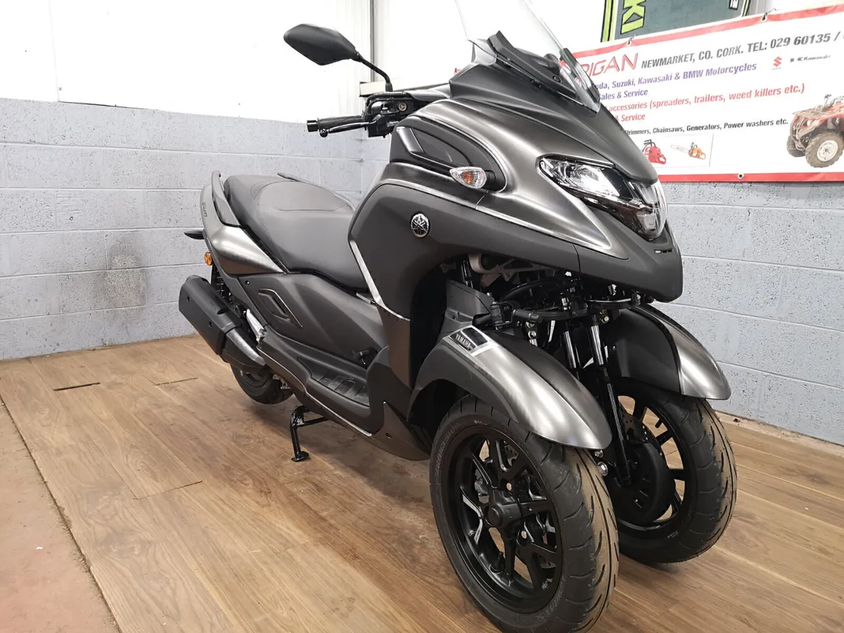 Yamaha Tricity 300 Drive on Car Licence - Image 3