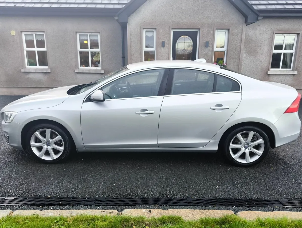Volvo S60 2017 150BHP D3 SE NAV - Image 2
