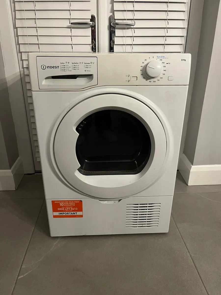 Indesit 8kg condenser tumble dryer - Image 2