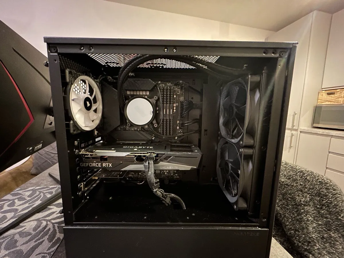 Gaming Pc + Monitor + Windows 11 Pro - Image 1